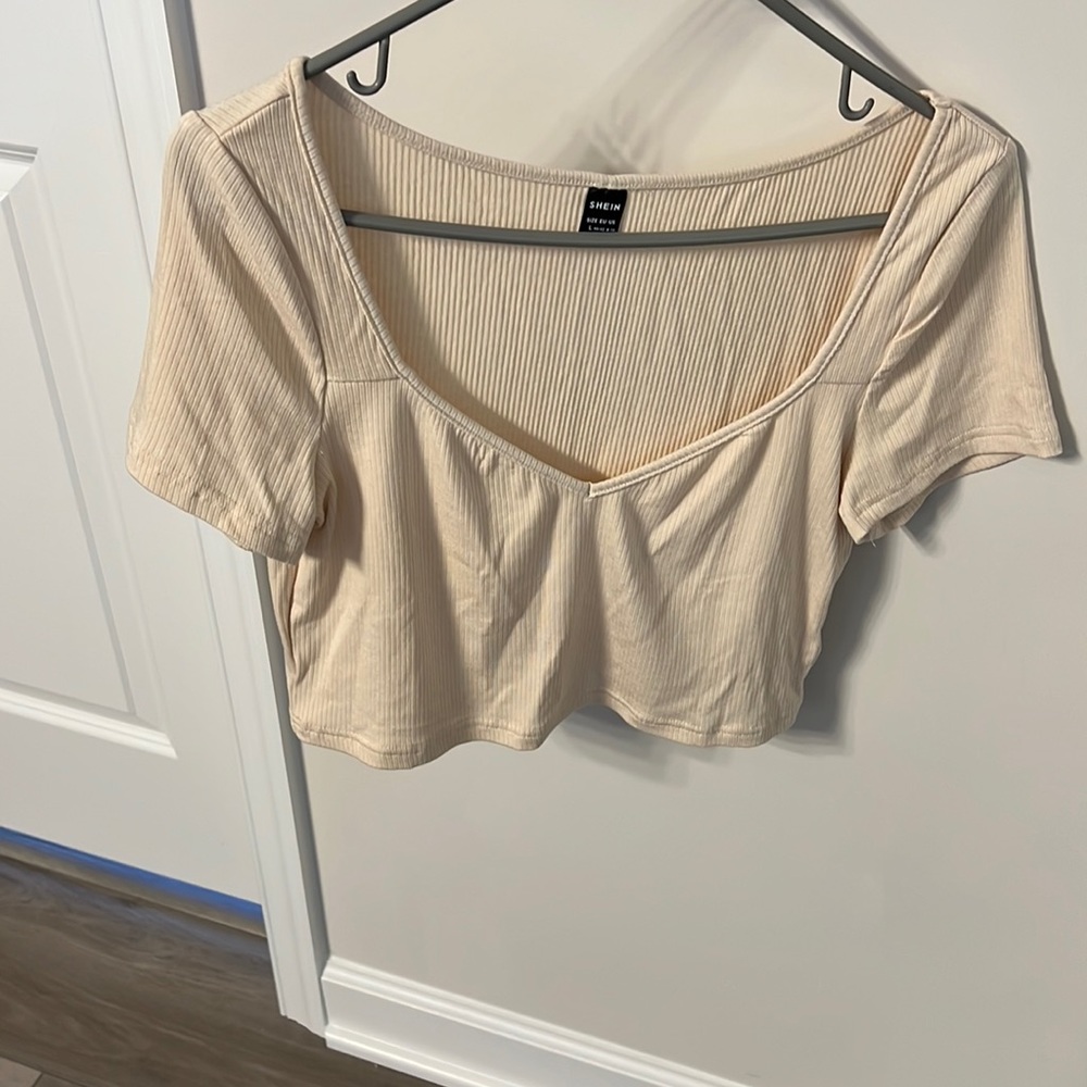 Womens beige crop top nwot size large